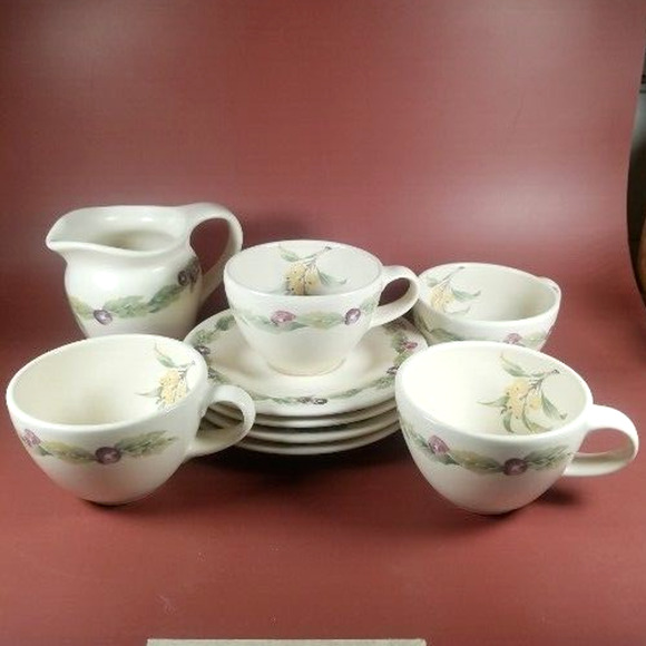 Pfaltzgraff Jamberry Coffee Cups and Saucer Plate Set of 4 with Creamer 9 Pc Lot - Picture 1 of 16